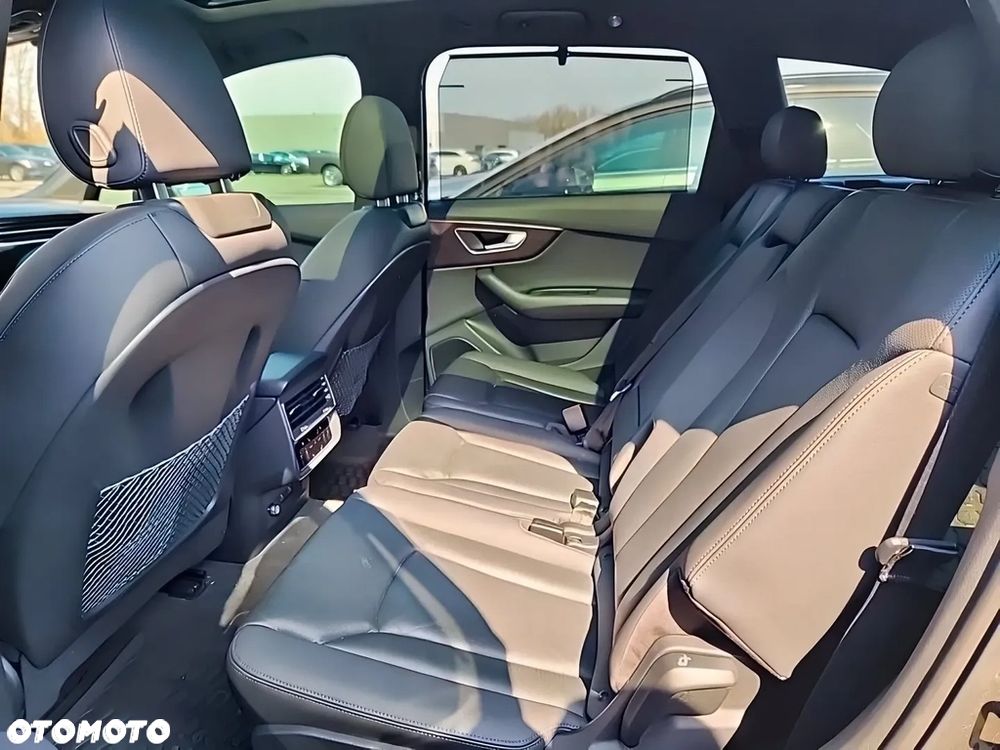 Audi Q7 - 8