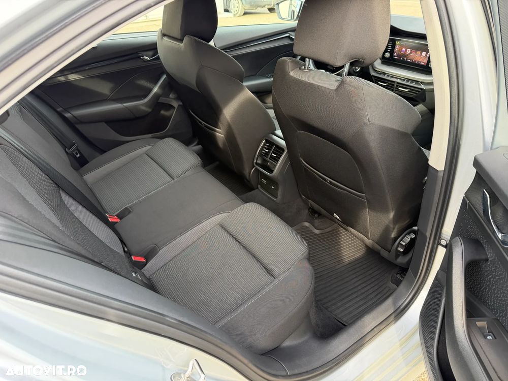 Skoda Octavia 2.0 TDI DSG Ambition - 23