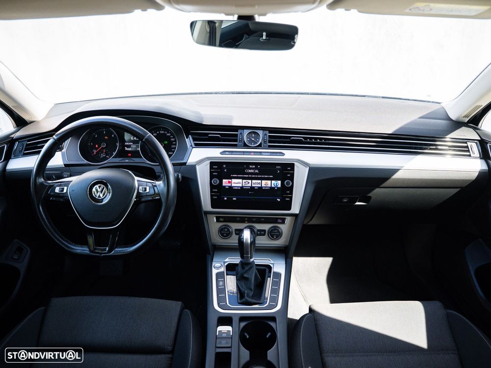 VW Passat Variant 2.0 TDI Confortline DSG - 13