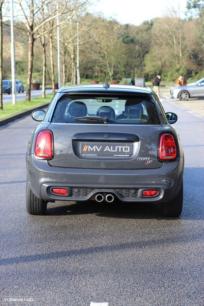 MINI 5 Portas Cooper SD Auto Desportiva - 10