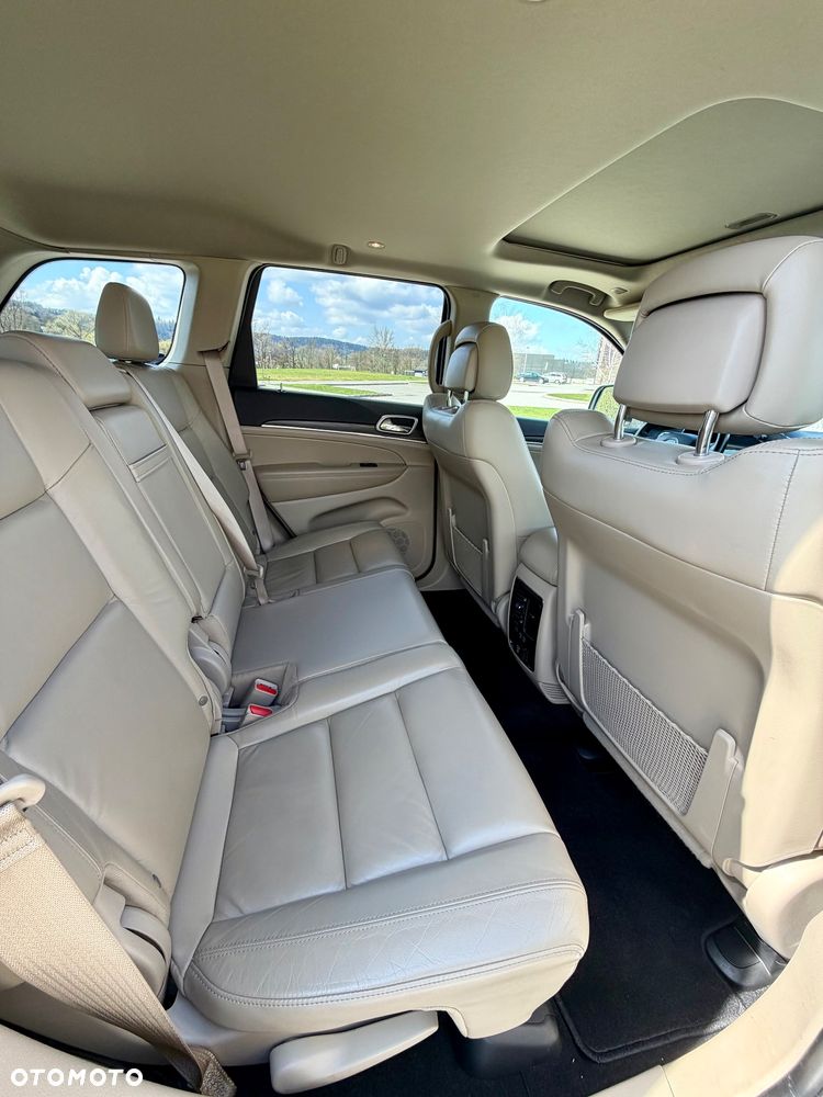 Jeep Grand Cherokee - 9