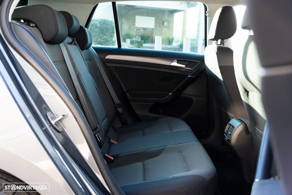 VW e-Golf AC/DC - 28