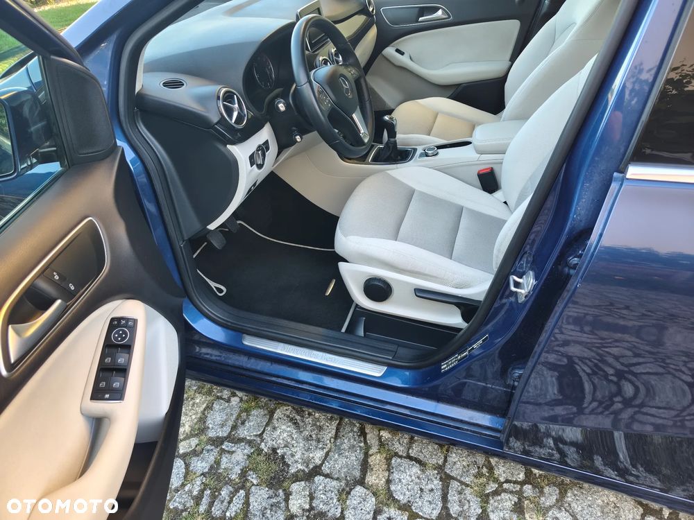 Mercedes-Benz Klasa B 180 CDI (BlueEFFICIENCY) - 20