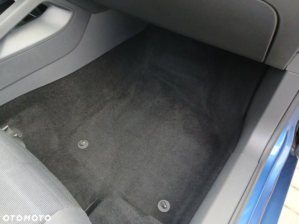 Volkswagen Golf - 22