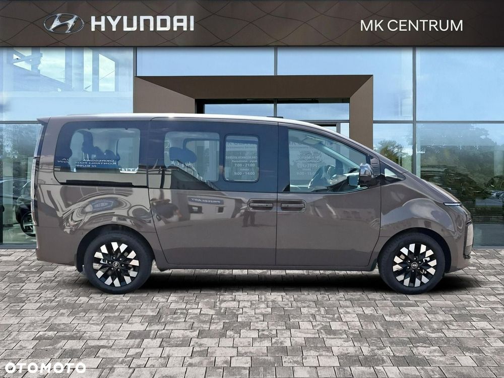 Hyundai Staria - 6