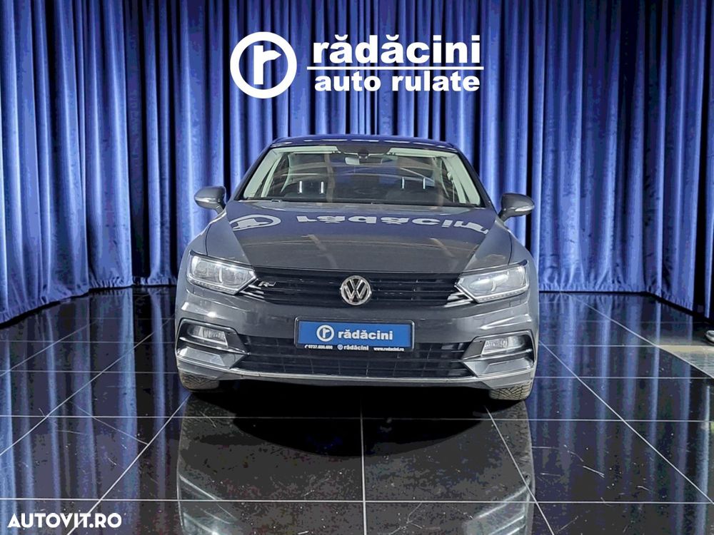 Volkswagen Passat - 4
