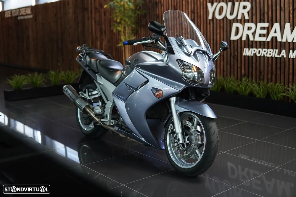 Yamaha FJR 1300 - 6