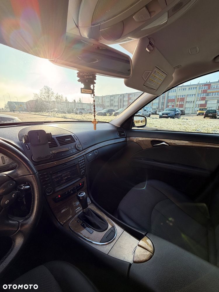 Mercedes-Benz Klasa E 280 4-Matic Avantgarde - 24