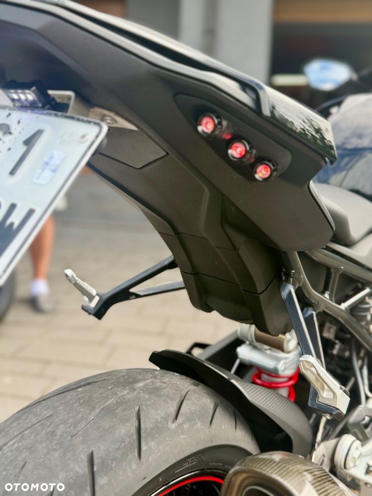 BMW S - 20