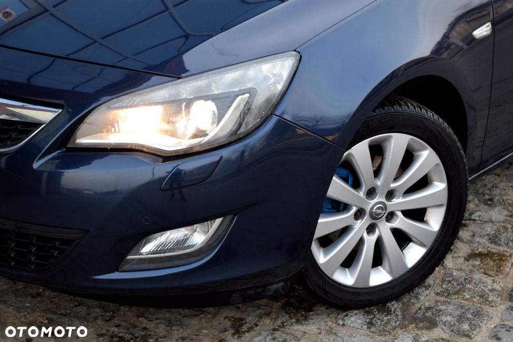 Opel Astra 2.0 CDTI DPF Cosmo - 11