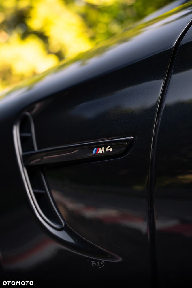 BMW M4 Coupe DKG - 23