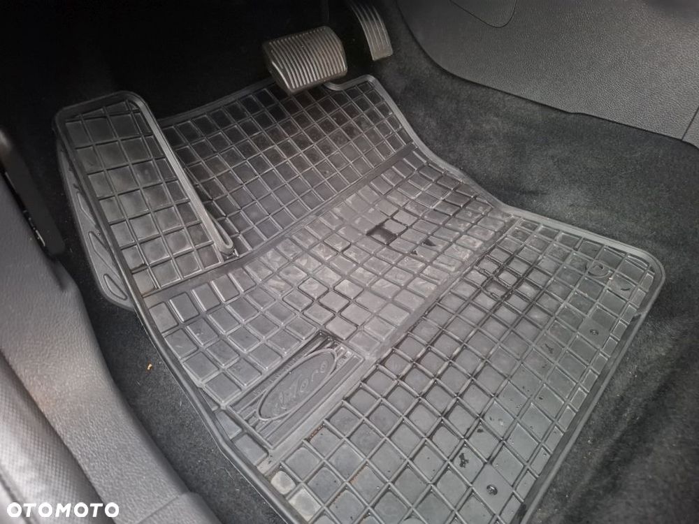 Ford Focus 1.5 TDCi SYNC Edition PowerShift - 20