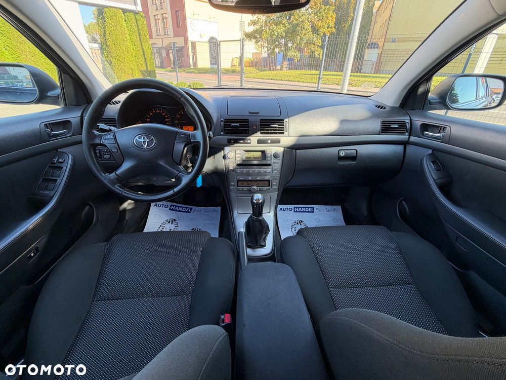 Toyota Avensis 1.8 VVT-i Sol - 21