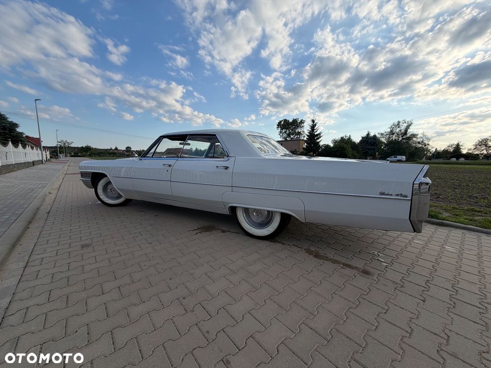 Cadillac Deville - 4
