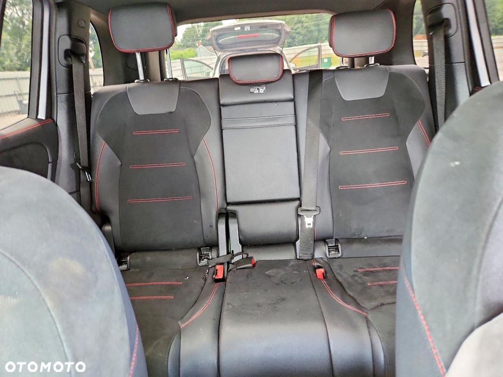 Mercedes-Benz GLB 250 4-Matic AMG Line 8G-DCT - 10
