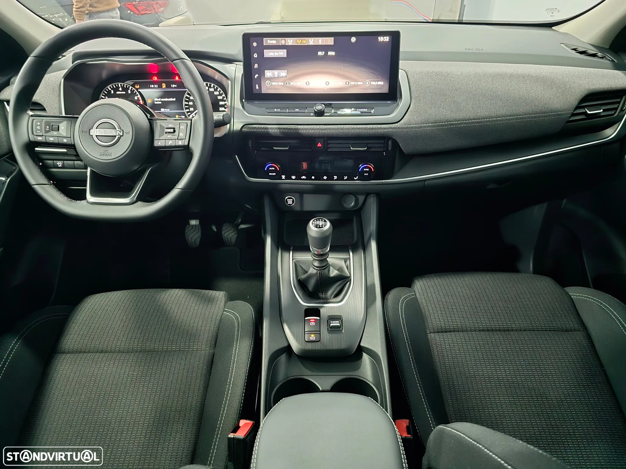 Nissan Qashqai 1.3 DIG-T Engage - 17