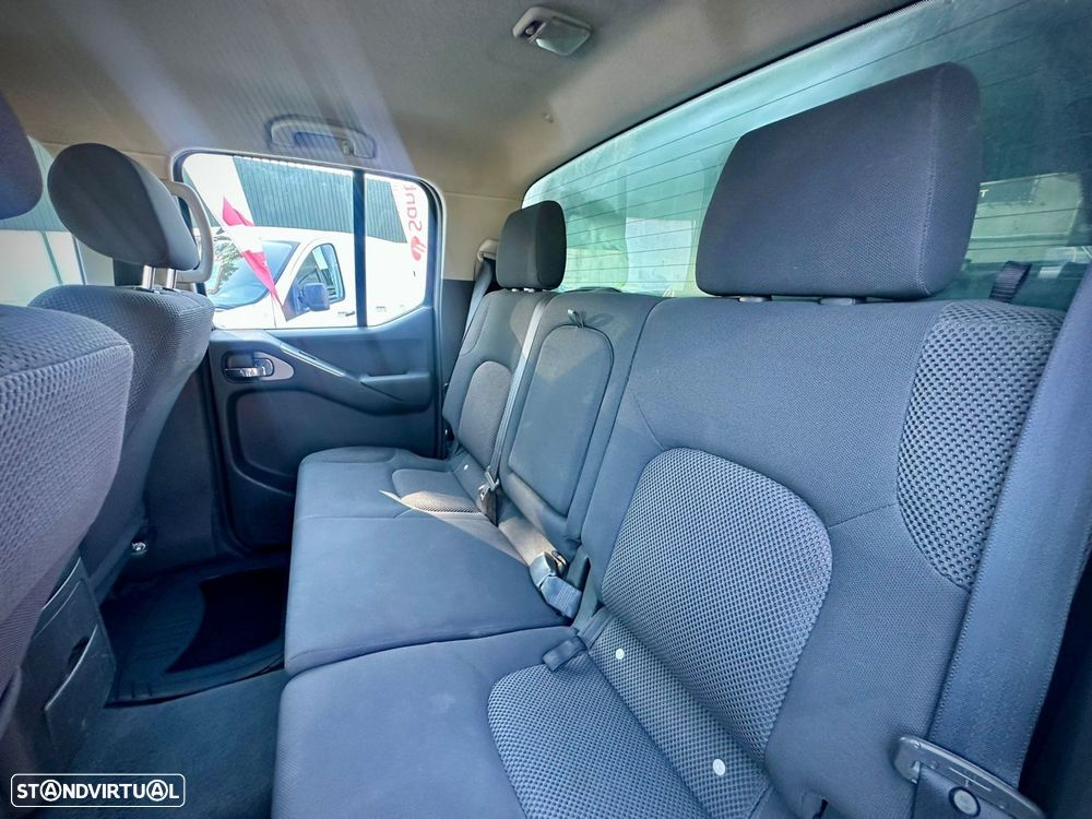 Nissan Navara 2.5 dCi CD LE AT - 13
