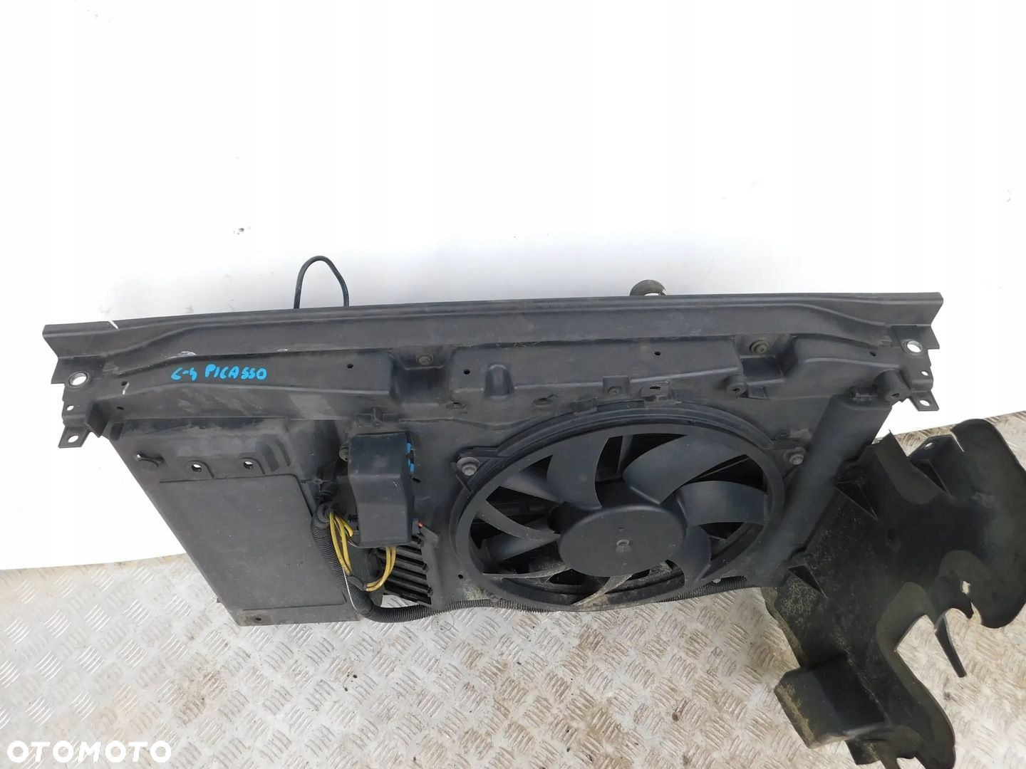 PAS PRZEDNI WENTYLATOR CHŁODNICE CITROEN C4 PICASSO 1.6 16V - 4
