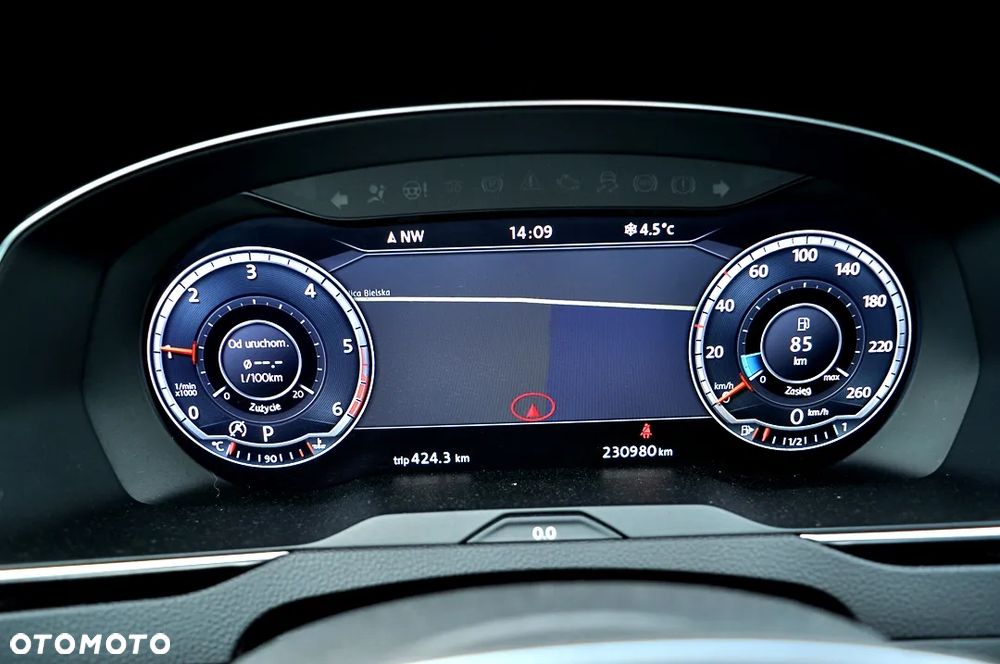 Volkswagen Passat - 32