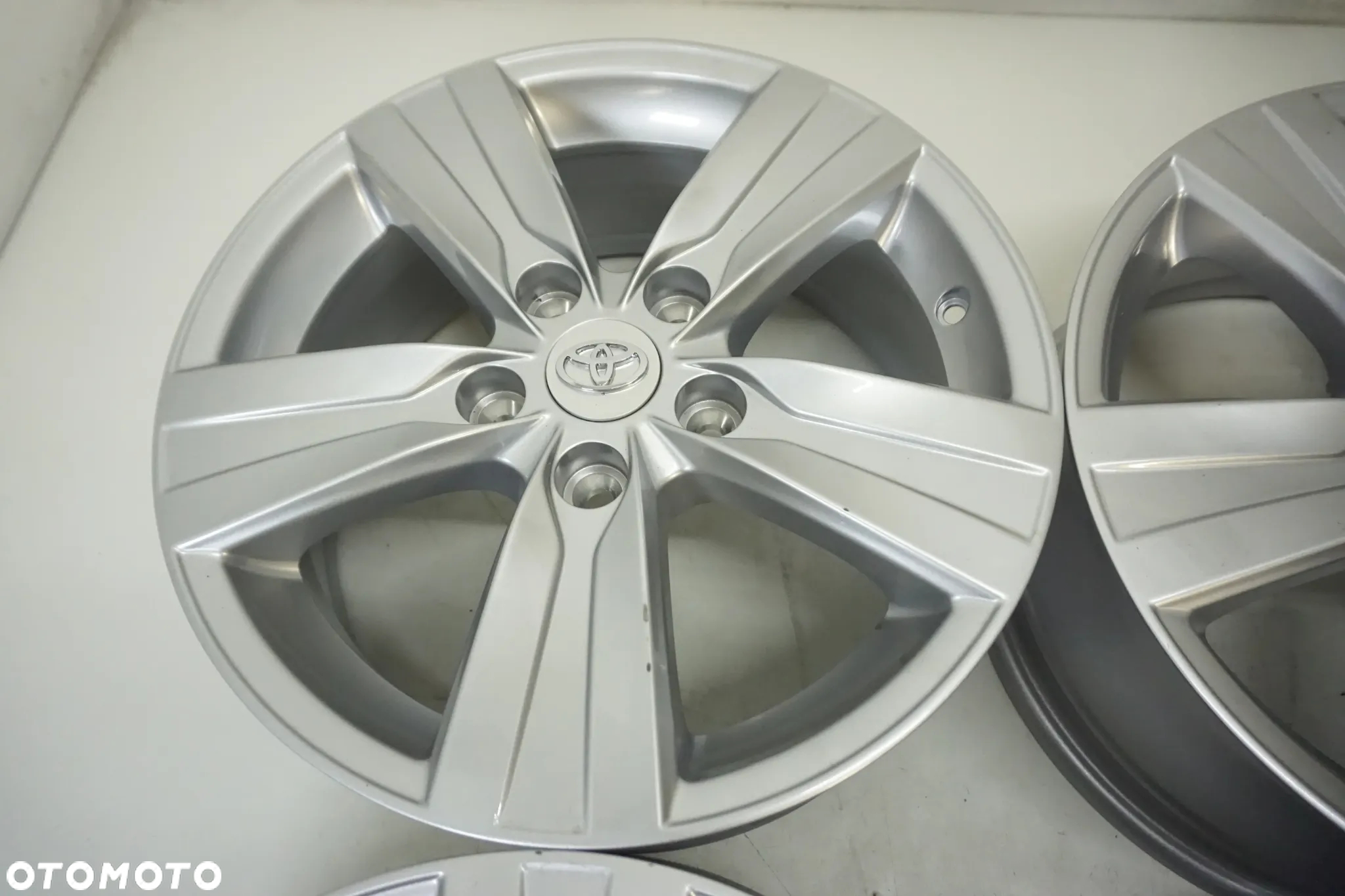 FELGI  ALUMINIOWE 16 TOYOTA CAMRY AURIS AVENSIS COROLLA RAV-4 CH R PREVIA YARIS IV CROSS  5X114,3 - 4