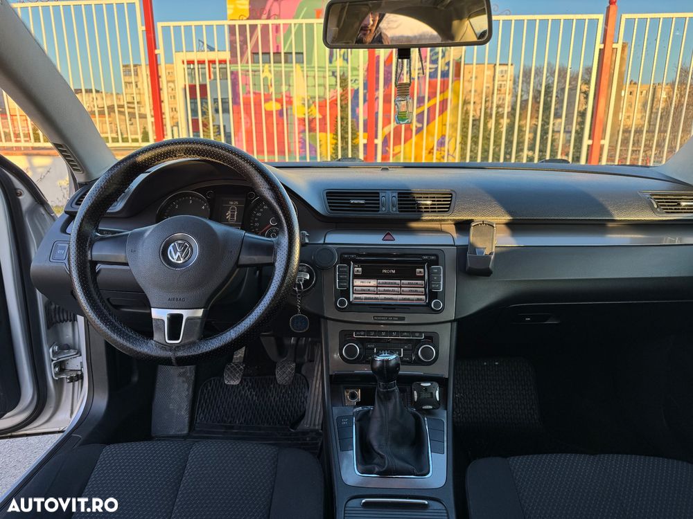 Volkswagen Passat 2.0TDI Comfortline DPF - 10