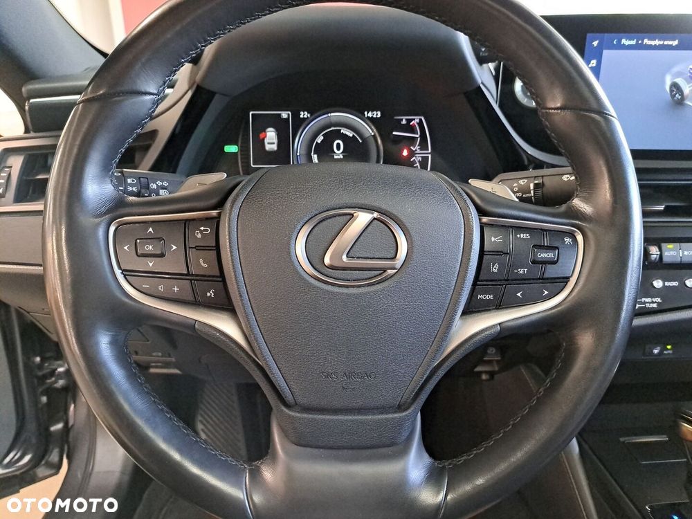 Lexus ES 300h Business Edition - 32