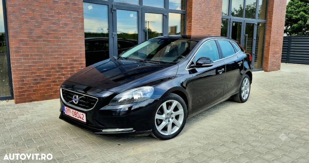 Volvo V40 D4 VEA Momentum - 1