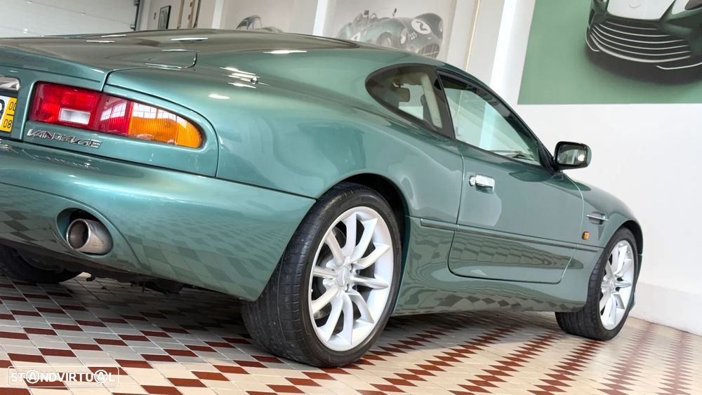 Aston Martin DB7 Vantage Coupé - 10