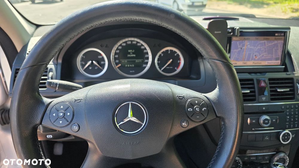 Mercedes-Benz Klasa C 220 CDI DPF Automatik Elegance - 17