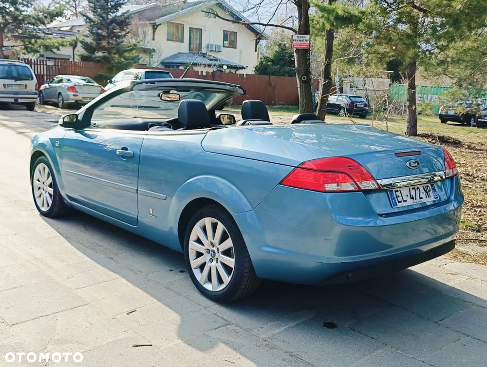 Ford Focus ver-coupe--cabriolet-2-0-tdci-dpf-titanium - 4