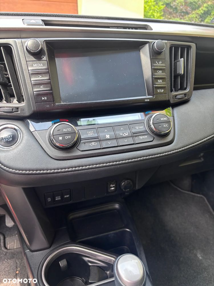 Toyota RAV4 - 6