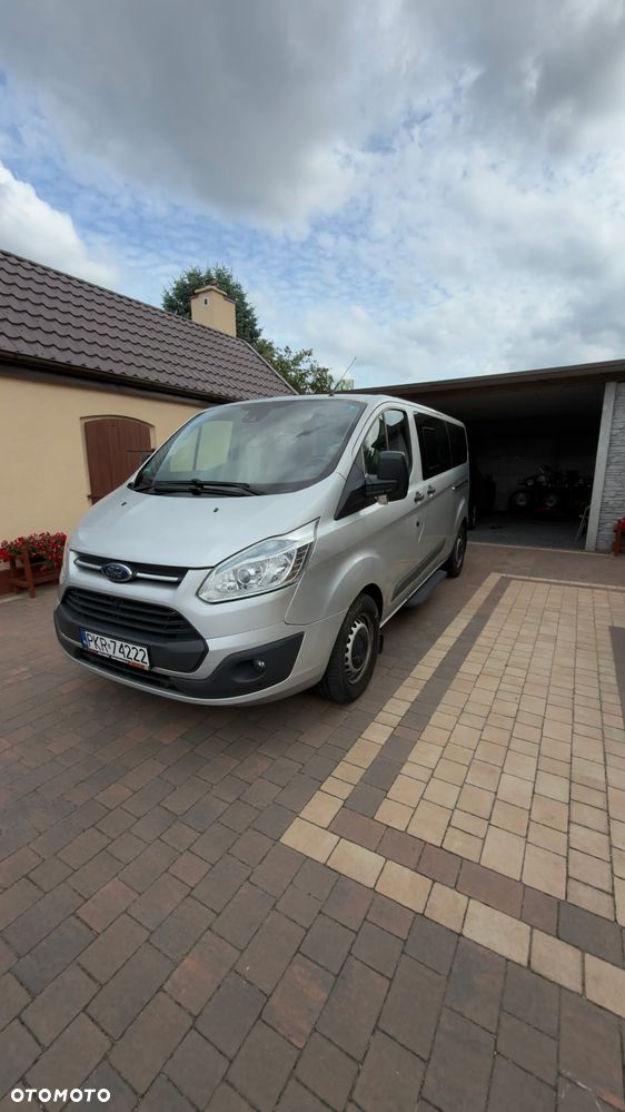 Ford Tourneo Custom - 1