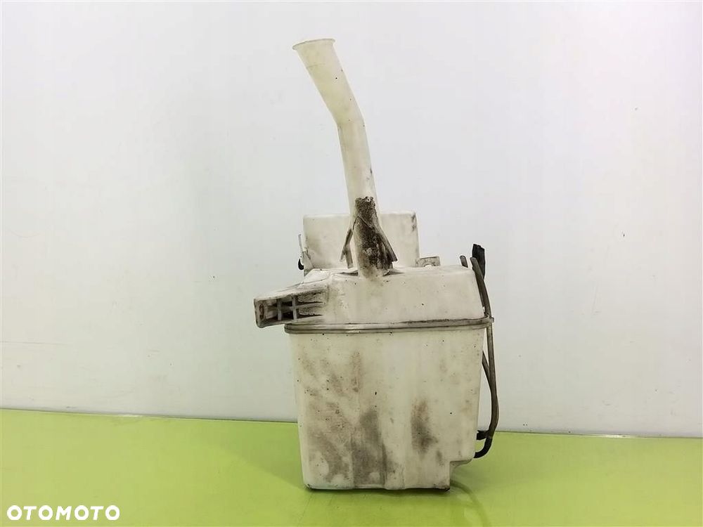 Zbiorniczek spryskiwaczy Toyota Corolla  E12 2001-2007 5DRZWI POMPKI KPL - 5