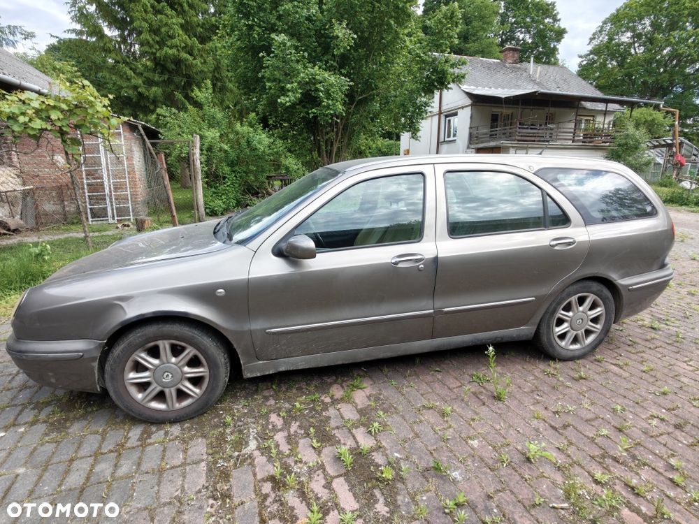 Lancia Lybra - 1