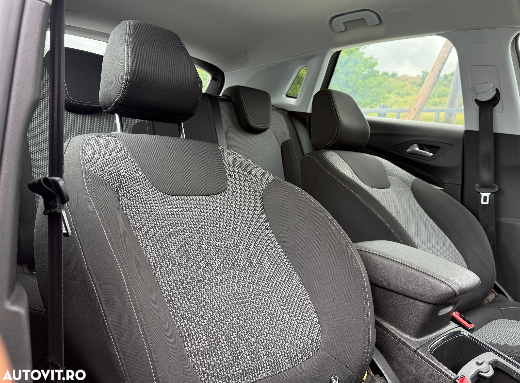 Opel Grandland X 1.2 Start/Stop INNOVATION - 17