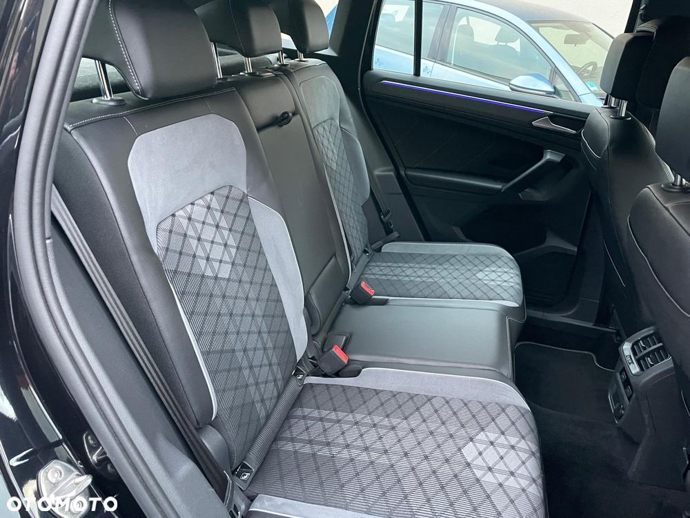Volkswagen Tiguan 2.0 TDI SCR 4MotION DSG R-Line - 25