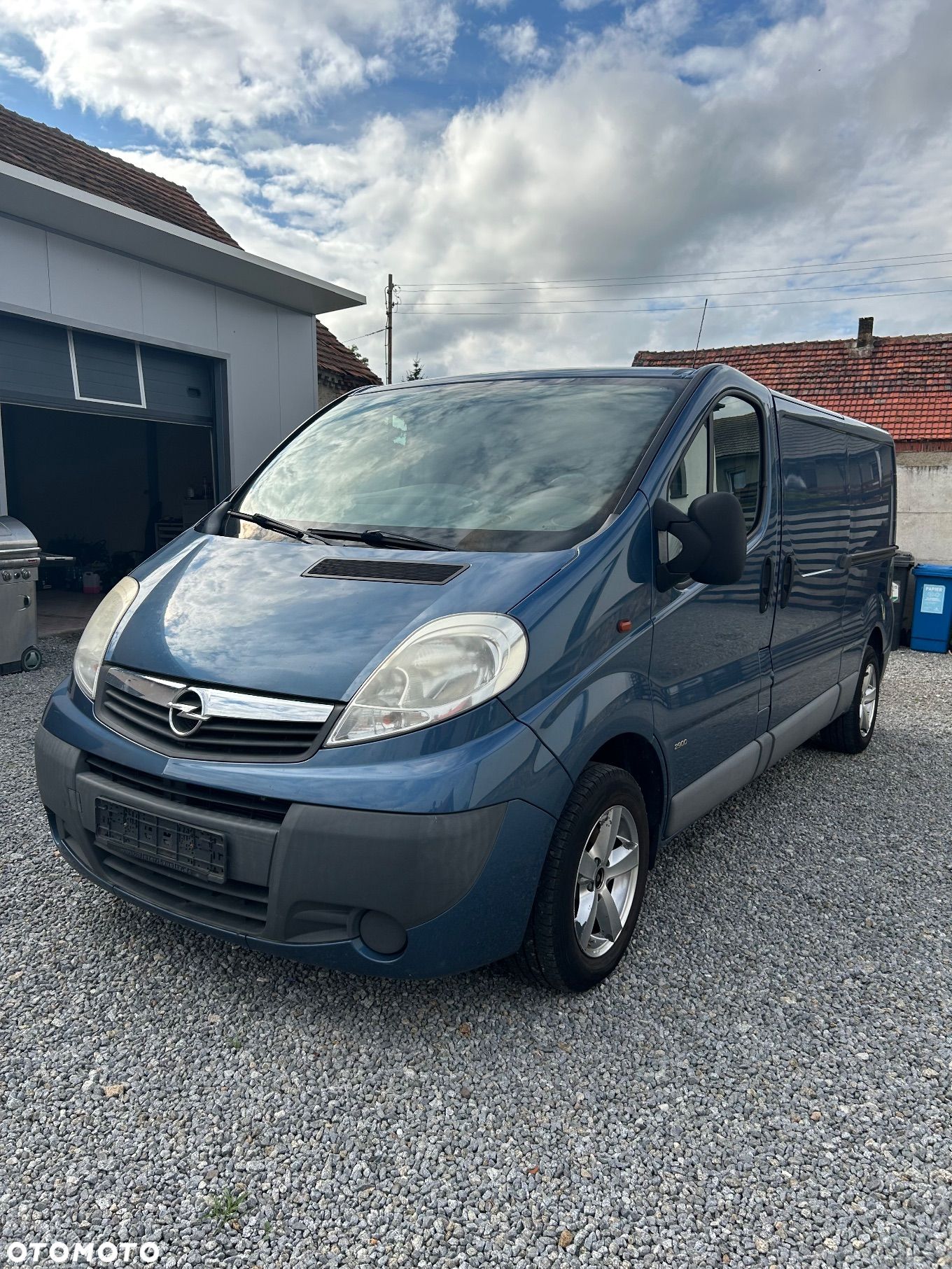 Opel Vivaro - 1