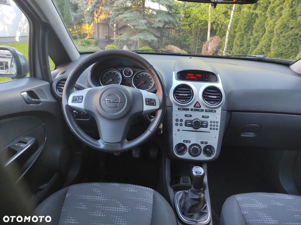 Opel Corsa 1.4 16V Satellite - 20