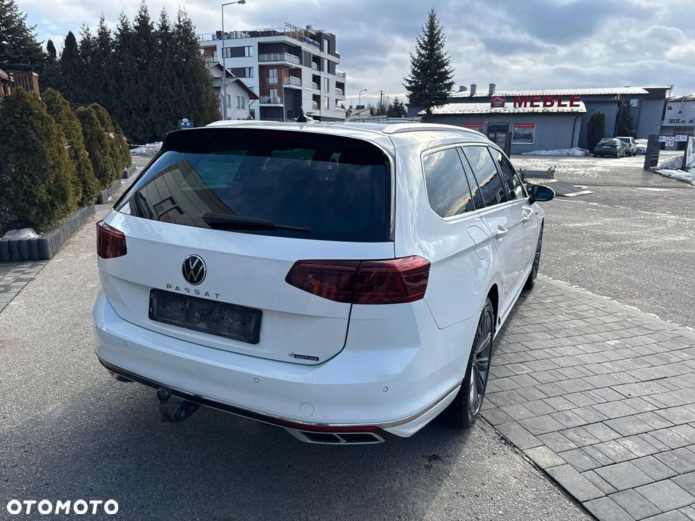 Volkswagen Passat 2.0 TDI SCR DSG 4Motion Elegance - 3