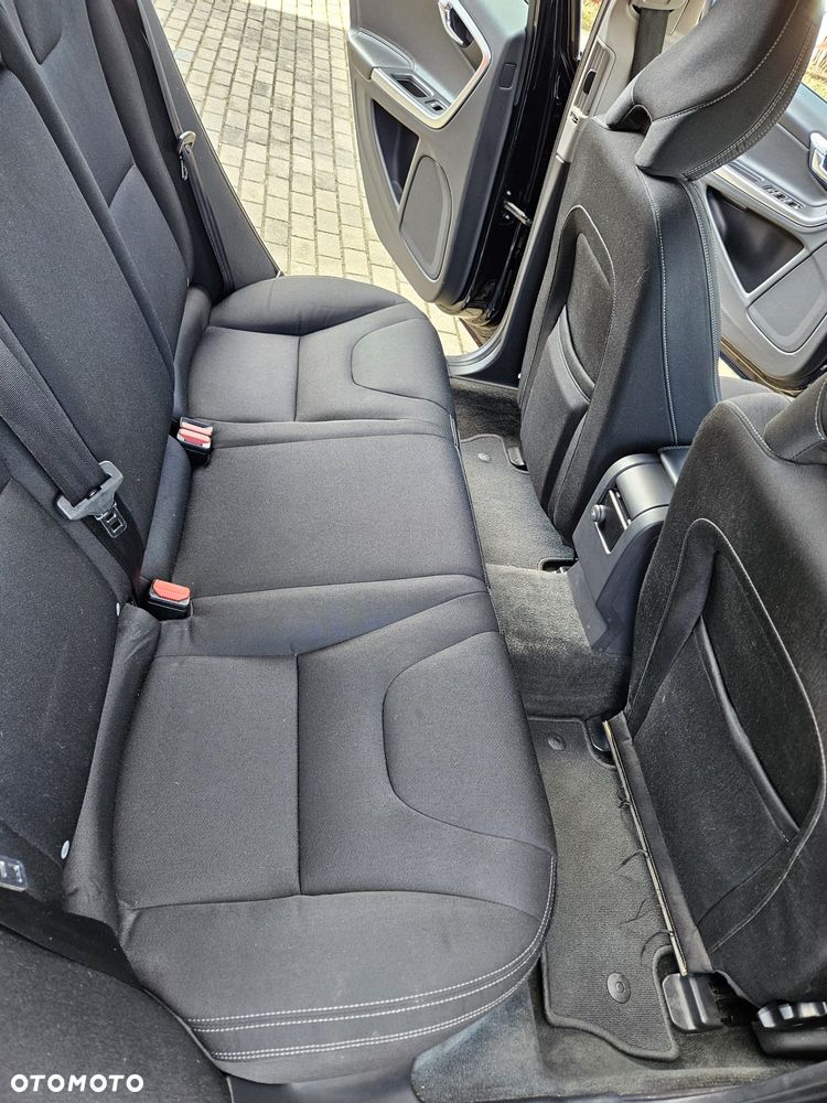 Volvo V60 D4 Momentum - 31