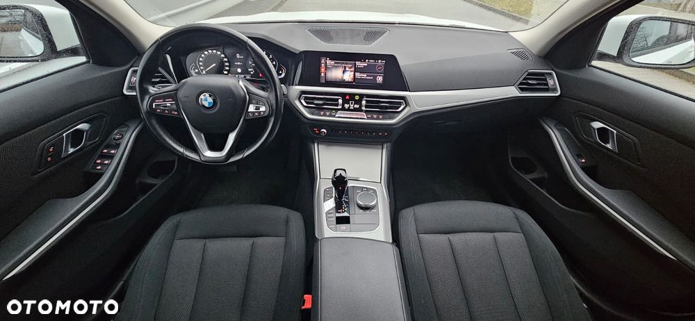 BMW Seria 3 318i Business Edition - 21