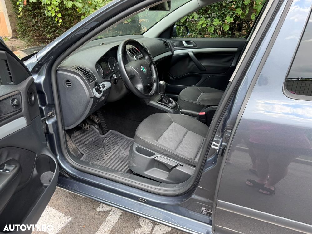 Skoda Octavia 1.6 MPI Ambiente - 3