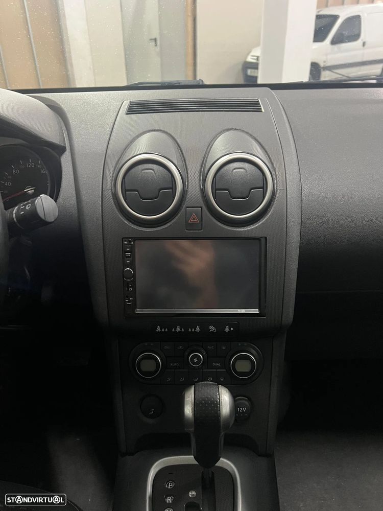 Nissan Qashqai 2.0 dCi Acenta AT FPD - 34