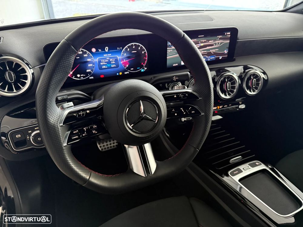 Mercedes-Benz A 180 7G-DCT AMG Line - 24
