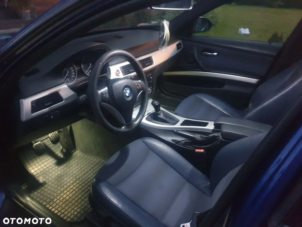 BMW Seria 3 318d - 18