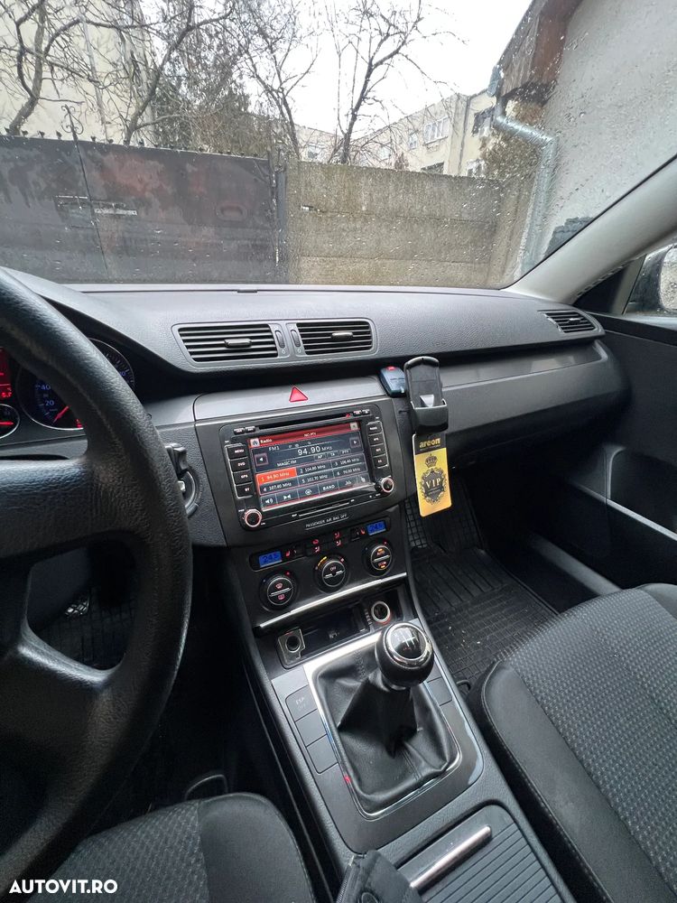 Volkswagen Passat 2.0 TDI DPF Comfortline - 18