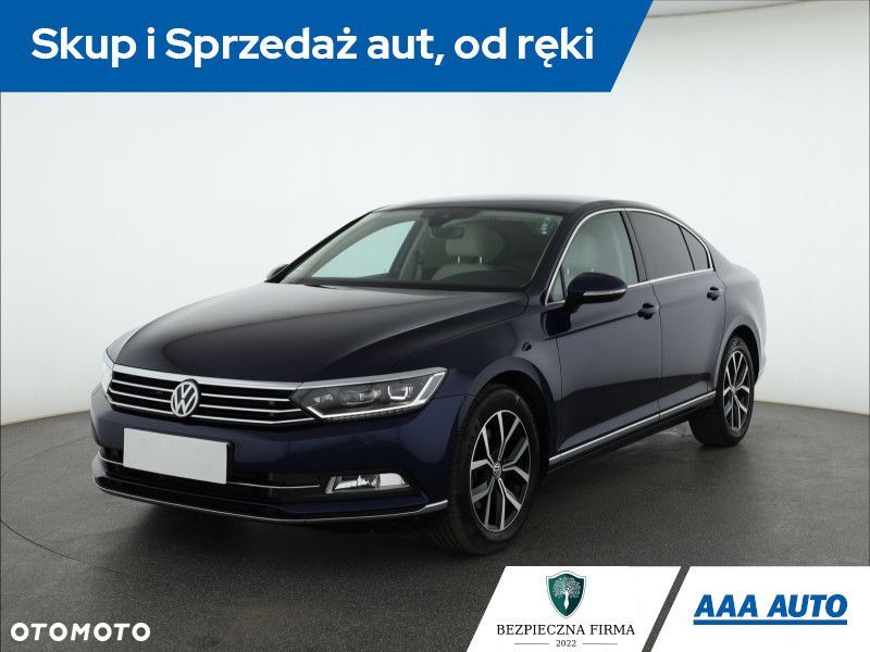 Volkswagen Passat - 2