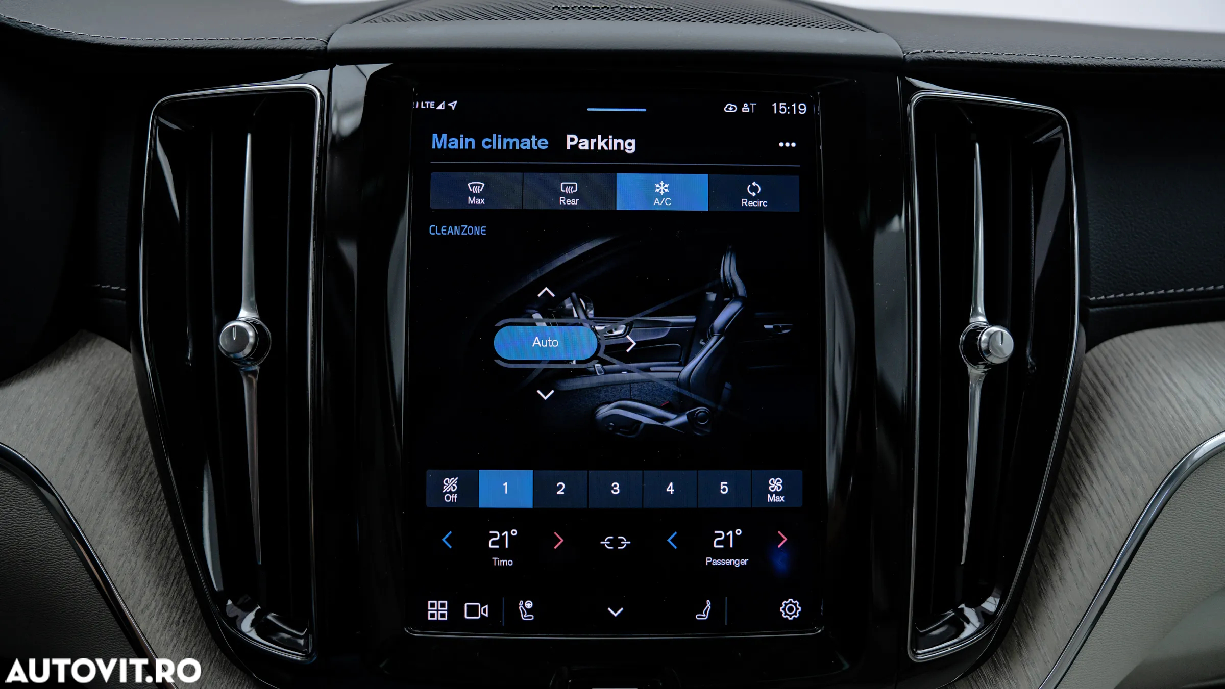 Volvo XC 60 Recharge T8 Twin Engine eAWD Inscription - 33