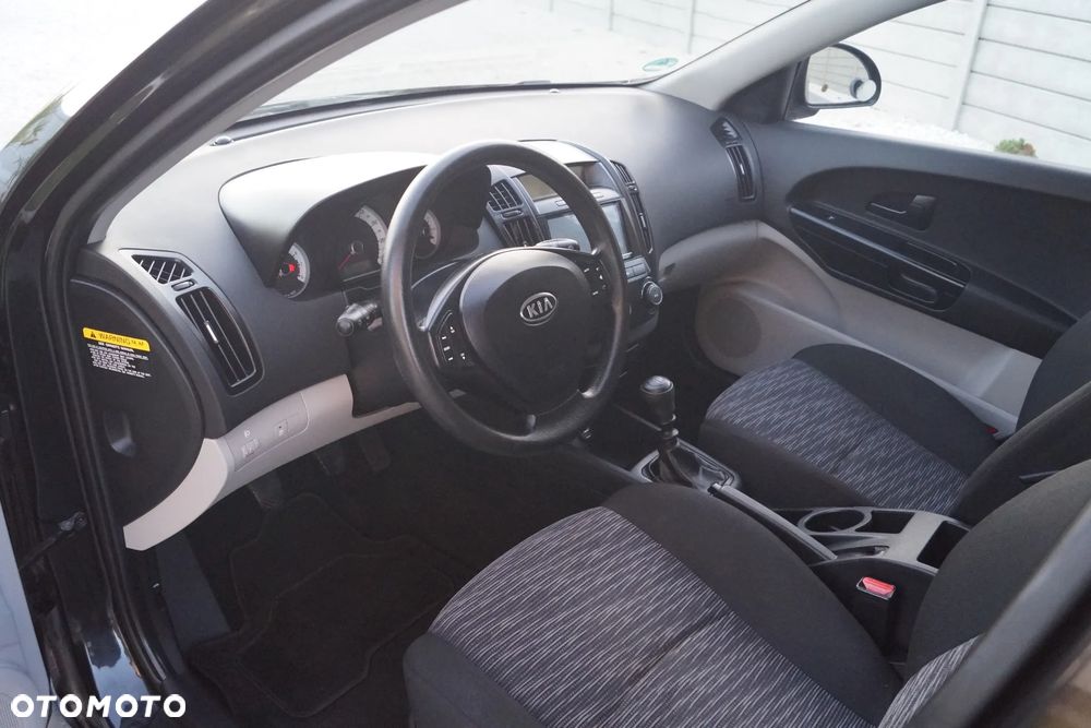 Kia Ceed - 30