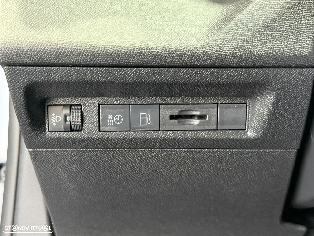 Peugeot 308 SW 1.6 Hybrid Allure e-EAT8 - 23